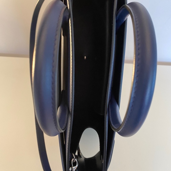 Givenchy Medium Horizon Dark Blue Mastic Bag - Picture 7 of 16